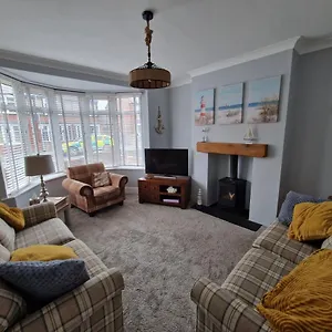  Holiday home Wishbone House United Kingdom